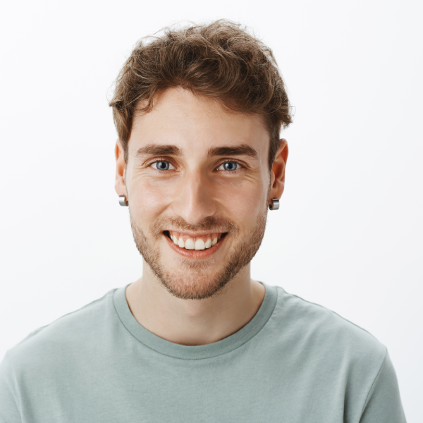Julien, 22